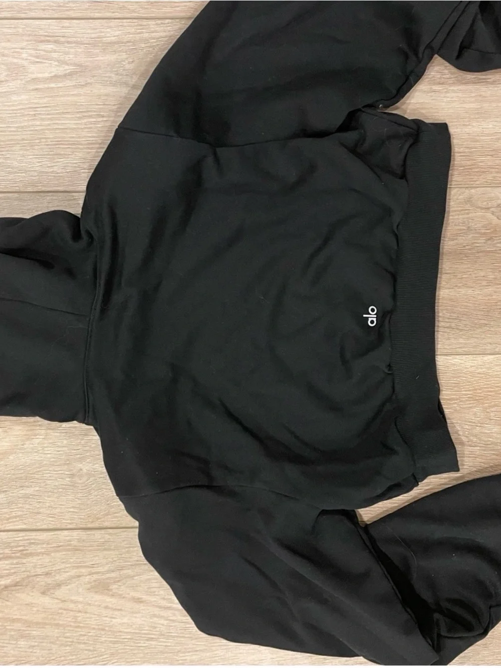 Alo Black Cropped Hoodie - Classic Pullover small
